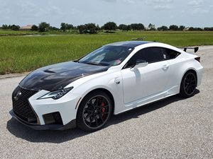 Lexus RC F Track Edition ปี 2020 สภาพดีเยี่ยม ไม่ได้ดัดแปลงใดๆ รุ่นหายากพิเศษ วิ่งเพียง 2,500 ไมล์ - Product Image 3