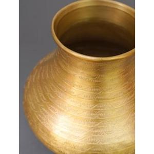Elegante Jarrón de Metal Hecho a Mano para Decoración Moderna del Hogar y Arreglos Florales de Lujo con Diseño Decorativo Artístico - Product Image 2