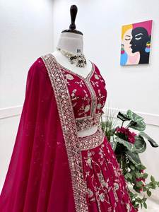 Conjunto de Lehenga Choli de punto completo acampanado con bordado de lentejuelas Georgette para mujer - Product Image 5