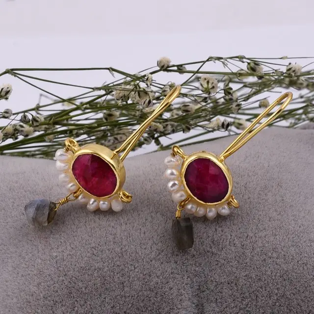 Batu Permata Alami Batu Opal Labradorit & Batu Rubi Desainer Unik Berlapis Emas 925 Perak Murni Perhiasan Buatan Tangan Anting Kancing