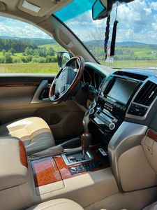 Toyota Land Cruiser Prado 2018 Usado, 4 Cilindros, Diésel, Tracción en las Cuatro Ruedas, Automático, con Asientos de Cuero, Control de Crucero Adaptativo, Cámara de 360° - Product Image 4