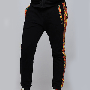 Ensemble de survêtements pour hommes personnalisés de gros Survêtements d'hiver en polyester Vêtements de sport de sport Survêtements de football par sublimation - Product Image 2