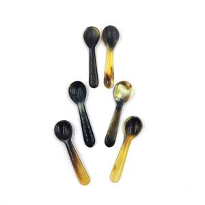 Cuchara de Cuerno de Búfalo Natural, Hecha a Mano y Pulida, Perfecta para Servir Especias, Condimentos o como Decoración de Mesa, Alta Calidad - Product Image 6