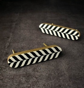 ALLIANCE CRAFT-Boutons d'armoire de porte de tiroir en résine design de luxe et poignée de traction en verre Cloche en bois et résine - Product Image 1