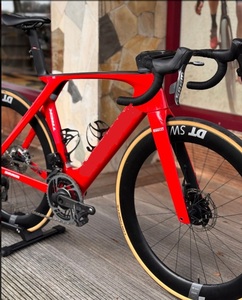 SUPER 2024 Madone SLR 9 AXS Gen 7 800 Series OCLV Carbon <b>wireless</b> drivetrain High-Powered Performance With 24 Month Warranty - Product Image 3