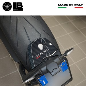 Adesivo di protezione targa in resina 3D 2023 Ducati Diavel V4 compatibile targa e telaio moto - Product Image 3