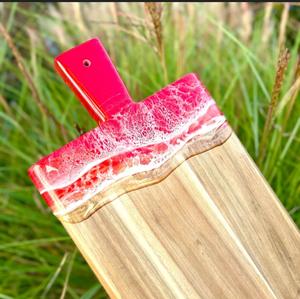 Élégante nouvelle planche à découper en bois avec motif en résine vagues de l'océan Design élégant de planche à fromage en résine - Product Image 5