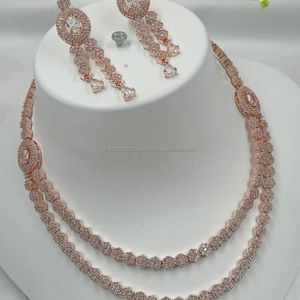 Ensemble de bijoux de mariée en diamant américain classique Collier et boucles d'oreilles en deux pièces pour mariage Style classique à la mode - Product Image 1