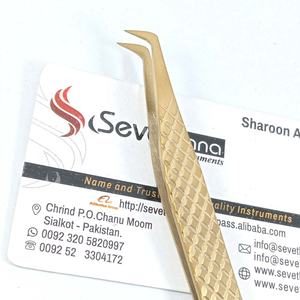 Pinces à épiler professionnelles tendance en acier inoxydable couleur or, pointe inclinée, tête élégante, manche personnalisable - Product Image 5