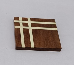 Sous-verre rond de luxe en bois rayé multicolore – Tapis à boisson moderne en bois stratifié pour bar à domicile et accessoires hôteliers - Product Image 4