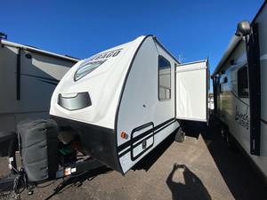 Remolques Usados Winnebago Industries Micro Minnie 2108FBS 2020, Listos para Vender - Product Image 2