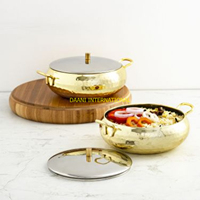 Plat de service de luxe doré en acier inoxydable, durable, avec dôme isolant et base gravée, compatible gaz et induction, pour la table.