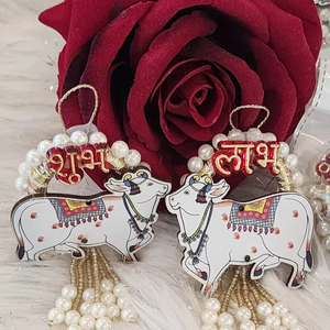 Mdf Pichwai เตียงวัวแขวนผนังสำหรับตกแต่งวัดตกแต่ง shubh labh คู่สำหรับแขวนประตูข้างมาลัย - Product Image 1