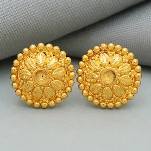22 karat print eye catching gold 1.4 cm x 1.4 cm screw back earring for girls gift stud yellow gold earring for women