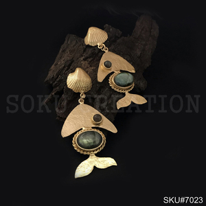 Boucles d'oreilles élégantes en pierres précieuses labradorite plaquées or Design coquillage et poisson SKU7023 - Product Image 2