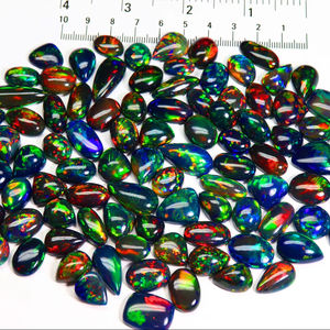 Pierres précieuses de Cabochon d'opale noire éthiopienne-Welo Loose Multi Fire Black Opal Gems-Pierres polies étonnantes d'Ethiopie - Product Image 1