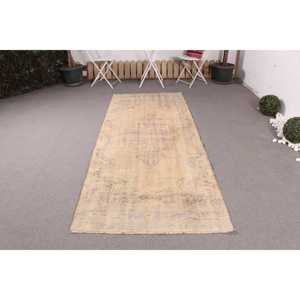 Alfombra Turca, Alfombra Vintage de 3.5x9 pies, Alfombra de Lana con Rayas Amarillas y Moradas - Product Image 1