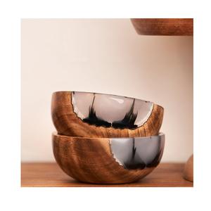Bol en résine fait main avec finition polie brillante look artistique moderne idéal pour les collations, les salades ou le centre de table de cuisine - Product Image 2