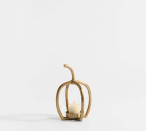 Tapisserie de traditions célébrant Noël à travers le décor - Product Image 3