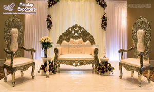 ที่นั่งในงานแต่งงานที่สวยงามสำหรับเจ้าบ่าวเจ้าสาวโซฟาสีขาวทองสำหรับงานแต่งงาน - Product Image 6