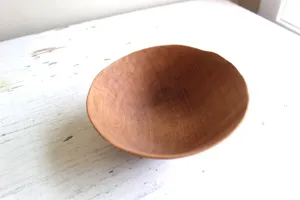 Cuenco de madera tallado a mano para servir alimentos saludables y alimentos con un acabado suave seguro disponible a granel - Product Image 5