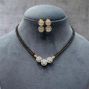 ชุดสร้อยคอ mangalsutra ทันสมัยพร้อมหิน CZ ออกแบบมีสไตล์พร้อมต่างหูสำหรับสวมใส่ในชีวิตประจำวันและงานแต่งงานสำหรับผู้หญิง - Product Image 1