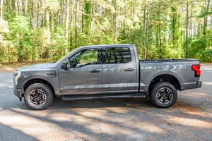 F O R D F150 2022, éclairage, toit métallique automatique, sièges en cuir, batterie au lithium, caractéristiques haut de gamme, autonomie de 501 à 600 km, 100 à 150 kW - Product Image 3