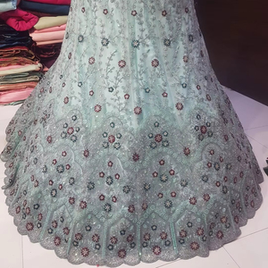 Juego de Lehenga Choli de red de trabajo múltiple bordado pesado con 3M Flair Dupatta y Choli de 1,2 M de largo para fiestas nupciales invierno verano - Product Image 2