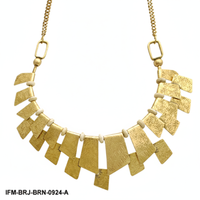 Parure de bijoux en laiton artisanale tendance, martelée à la main, collier géométrique et boucles d'oreilles pendantes assorties, finition dorée, pour femme, idéale pour les soirées