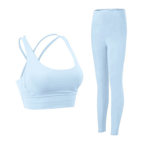 2-Piece Set Women's Seamless Clean (No Logo) Yoga Set, <b>Halter</b> <b>Neck</b> Sports <b>Bra</b> & High-Waisted Lifting Leggings for Gym Workouts - Product Image 5