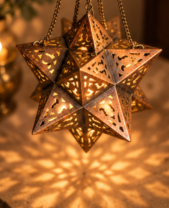 Lámpara Colgante Estilo Vintage Marroquí con Estrella de Latón Dorado y Color Personalizable para Uso Interior/Exterior - Product Image 4