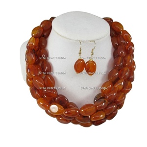 Collar de resina de cuentas rojas sin cortar hecho a mano personalizado, joyería Lucite, collar indio para damas, joyería hecha a mano de moda para niña - Product Image 1