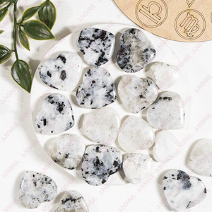 Corazones de Cristal de Piedra Lunar Arcoíris de Calidad Semipreciosa para Meditación y Decoración - Product Image 1