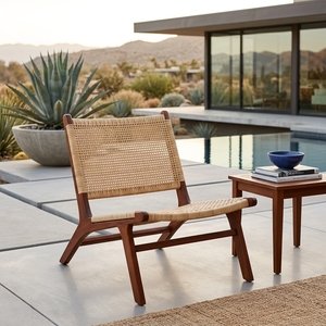 Chaise de jardin en bois de teck naturel avec assise en cannage, fauteuil bas pour terrasse, design artistique et pur pour l'aménagement extérieur - Product Image 2