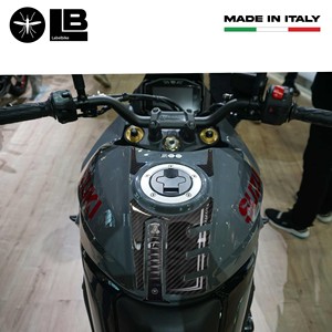 แผ่นสติกเกอร์รองถังน้ำมันรถจักรยานยนต์สีเทา3D เข้ากันได้กับ Suzuki Katana 2019-2023 - Product Image 3