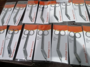 Ensemble d'instruments de ciseaux chirurgicaux en acier inoxydable de haute qualité certifié CE, ciseaux de coupe de pansements médicaux pour instruments - Product Image 4