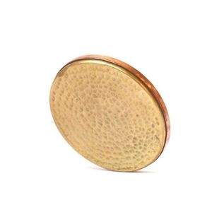 Dessous de verre ronds martelés de qualité supérieure en cuivre pur et laiton pour la protection de la table et les cadeaux. - Product Image 1