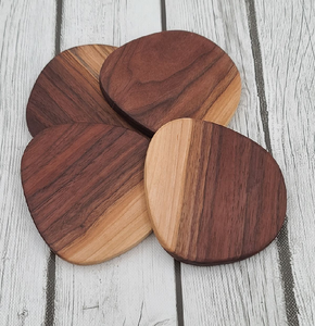 Impresionantes posavasos con incrustaciones geométricas en 3D. Patrones de madera monocromáticos audaces. Disponible a precios de mayoreo. - Product Image 5