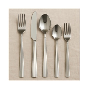 Ensemble de couverts en acier inoxydable à rayures cannelées, lot de 5 couverts à finition miroir, ustensiles élégants en argent pour la maison, la cuisine et le mariage - Product Image 1