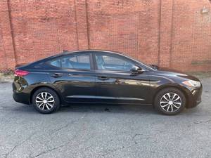 Hyundai Elantra SE d'occasion 2017 à bas prix à vendre - Product Image 5