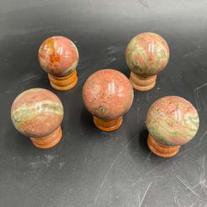 Sphère de cristal de jaspe rose naturel de qualité supérieure, pierre précieuse polie, boule de pierre de guérison au ton rose doux, diamètre 3 cm - Product Image 2