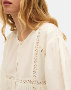 เสื้อผู้หญิงสไตล์วินเทจ คอจีน แขนระบาย ผ้าฝ้ายเนื้อนุ่ม ระบายอากาศดี แขนยาว เหมาะสำหรับใส่ทำงาน เป็นมิตรกับสิ่งแวดล้อม - Product Image 4