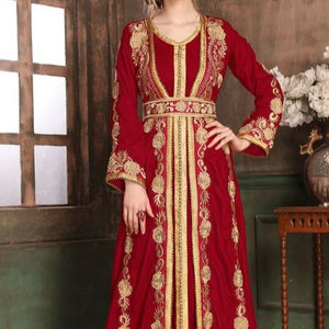 Dernière robe caftan marron en soie 2023 pour les fêtes du Moyen-Orient ornée de perles de verre en cristal doré et de travaux Dabka - Product Image 1