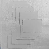 Enveloppes et cartes en papier de pétale de fleur de souci à bords découpés, idéales pour les papeteries de mariage et les créateurs d'invitation de mariage