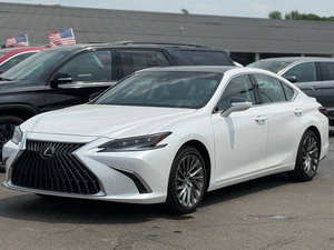 Pristine Clean สำหรับ2024 Lexus ES 350 - Product Image 4