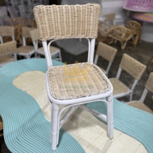 Silla para niños de ratán hecha a mano natural de Vietnam, silla artesanal duradera y ligera para guardería - Product Image 2