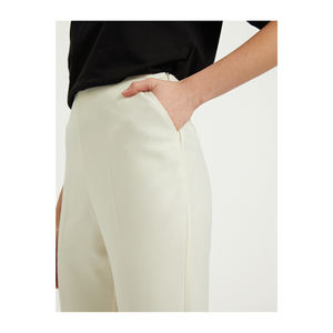 Pantalones Ajustados para Mujer BGN con Detalle Llamativo en la Cintura Trasera - Product Image 5