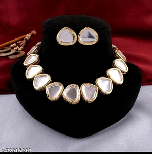 Collar Gargantilla con Base de Latón y Joyería Kundan, Hecho a Mano, Estilo Étnico, para Regalo de Boda, Compromiso o Aniversario para Mujer - Product Image 1