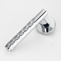 Poignée de porte en alliage de zinc chromé, poignée ronde à facettes de diamant, quincaillerie moderne à finition miroir pour chambre à coucher salle de bain