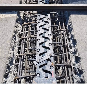 Joint de bande de joints de dilatation de doigt modulaire SCON pour les machines de fabrication de matériaux de construction de pont - Product Image 1
